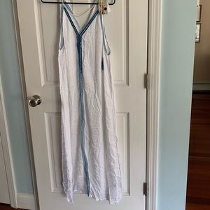 Raviya white and blue long cover up